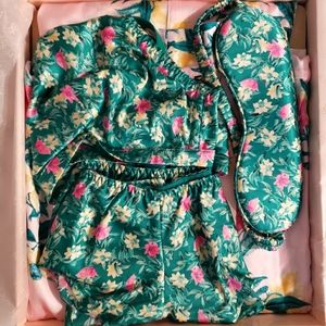 Victoria Secret Very Sexy 4-piece silk sleep gift set in field floral